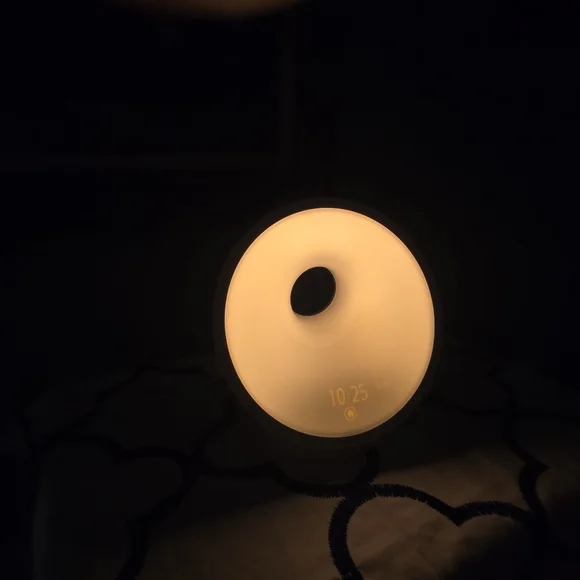 Philips SmartSleep HF3670 Smartphone Enabled Sleep and Wake-Up Smart Light - Picture 3 of 10